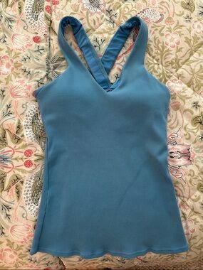 ALO Yoga Blue Ribbed V‑Neck Cross‑Back Tank